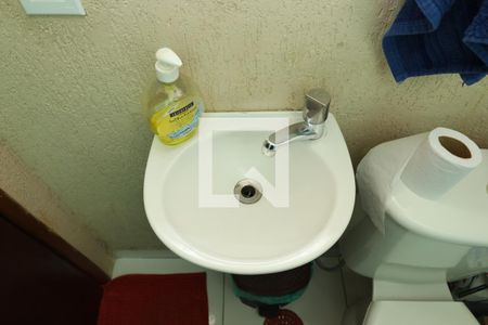 Casa de condomínio à venda com 65m², 2 quartos e 1 vagaBanheiro de Serviço