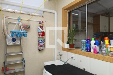 Casa de condomínio à venda com 65m², 2 quartos e 1 vagaÁrea de Serviço