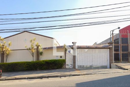 Casa de condomínio à venda com 65m², 2 quartos e 1 vaga Casa de condomínio à venda com 65m², 2 quartos e 1 vagaFachada