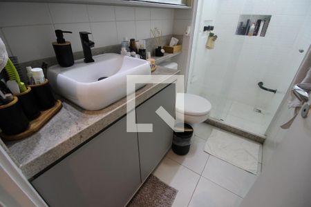 Apartamento à venda com 77m², 2 quartos e 1 vagaBanheiro Social