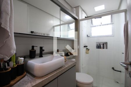 Apartamento à venda com 77m², 2 quartos e 1 vagaBanheiro Social