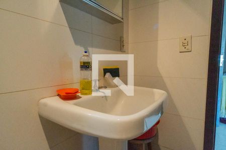 Casa à venda com 300m², 4 quartos e 1 vaga Casa à venda com 300m², 4 quartos e 1 vagaBanheiro 2