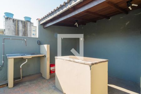 Casa à venda com 300m², 4 quartos e 1 vaga Casa à venda com 300m², 4 quartos e 1 vagaTerraço