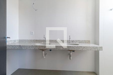 Apartamento à venda com 167m², 3 quartos e 3 vagas Apartamento à venda com 167m², 3 quartos e 3 vagasBanheiro da suíte