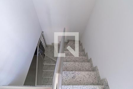 Apartamento à venda com 167m², 3 quartos e 3 vagas Apartamento à venda com 167m², 3 quartos e 3 vagasEscada