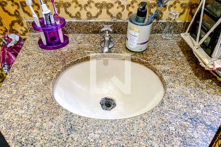 Casa à venda com 70m², 4 quartos e 1 vagaBanheiro