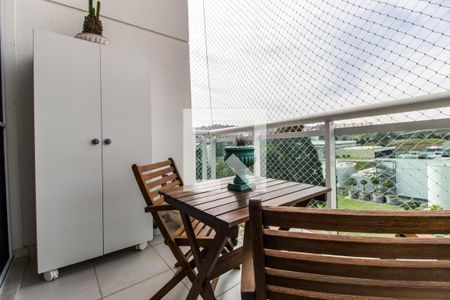 Apartamento à venda com 92m², 2 quartos e 2 vagas Apartamento à venda com 92m², 2 quartos e 2 vagasVaranda