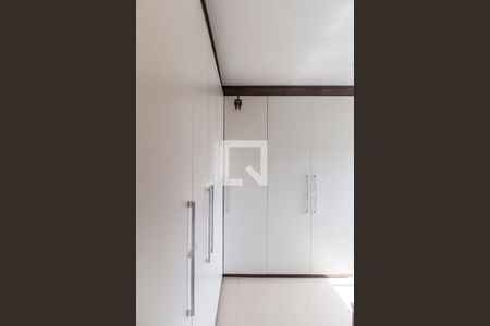 Apartamento à venda com 92m², 2 quartos e 2 vagas Apartamento à venda com 92m², 2 quartos e 2 vagasCloset da suíte