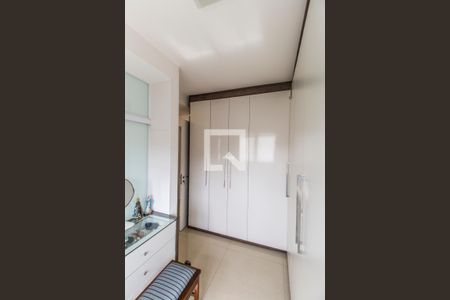 Apartamento à venda com 92m², 2 quartos e 2 vagas Apartamento à venda com 92m², 2 quartos e 2 vagasCloset da suíte