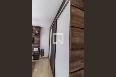 Apartamento à venda com 92m², 2 quartos e 2 vagas Apartamento à venda com 92m², 2 quartos e 2 vagasCloset da suíte