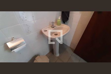 Casa para alugar com 380m², 4 quartos e 4 vagas Casa para alugar com 380m², 4 quartos e 4 vagasBanheiro do Salão de Jogos