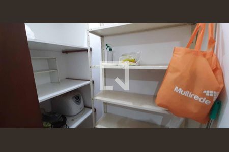 Casa para alugar com 380m², 4 quartos e 4 vagas Casa para alugar com 380m², 4 quartos e 4 vagasDispensa