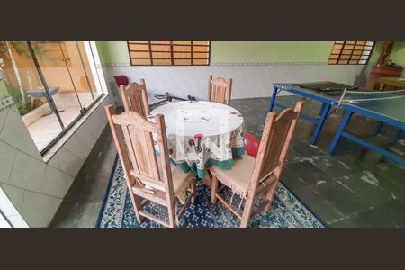 Casa para alugar com 380m², 4 quartos e 4 vagas Casa para alugar com 380m², 4 quartos e 4 vagasSalão de Jogos