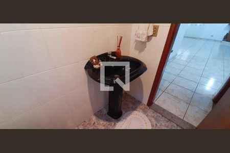 Casa para alugar com 380m², 4 quartos e 4 vagas Casa para alugar com 380m², 4 quartos e 4 vagasLavabo