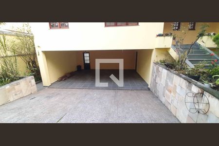 Casa para alugar com 380m², 4 quartos e 4 vagas Casa para alugar com 380m², 4 quartos e 4 vagasGaragem