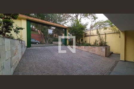 Casa para alugar com 380m², 4 quartos e 4 vagas Casa para alugar com 380m², 4 quartos e 4 vagasGaragem