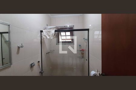 Casa para alugar com 380m², 4 quartos e 4 vagas Casa para alugar com 380m², 4 quartos e 4 vagasBanheiro Social