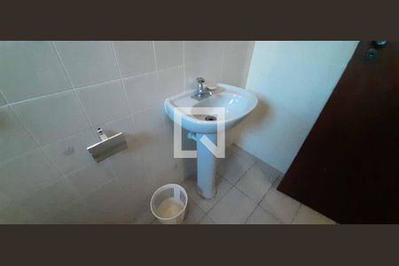 Casa para alugar com 380m², 4 quartos e 4 vagas Casa para alugar com 380m², 4 quartos e 4 vagasBanheiro da Suíte 2