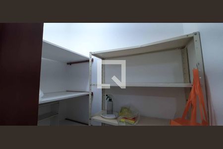 Casa para alugar com 380m², 4 quartos e 4 vagas Casa para alugar com 380m², 4 quartos e 4 vagasDispensa