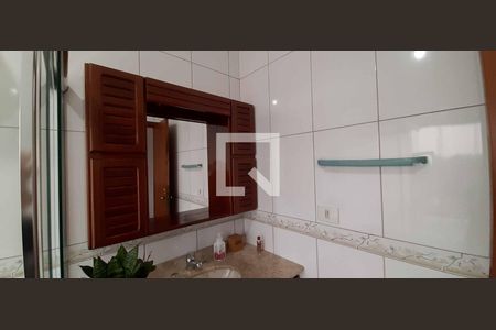 Casa para alugar com 380m², 4 quartos e 4 vagas Casa para alugar com 380m², 4 quartos e 4 vagasBanheiro da Suíte 1