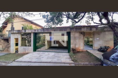 Casa para alugar com 380m², 4 quartos e 4 vagas Casa para alugar com 380m², 4 quartos e 4 vagasFachada de Casa