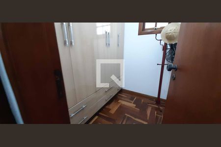 Casa para alugar com 380m², 4 quartos e 4 vagas Casa para alugar com 380m², 4 quartos e 4 vagasCloset