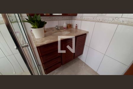 Casa para alugar com 380m², 4 quartos e 4 vagas Casa para alugar com 380m², 4 quartos e 4 vagasBanheiro da Suíte 1