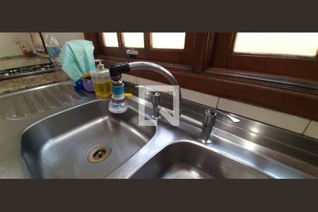 Casa para alugar com 380m², 4 quartos e 4 vagas Casa para alugar com 380m², 4 quartos e 4 vagasCozinha