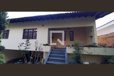 Casa para alugar com 380m², 4 quartos e 4 vagas Casa para alugar com 380m², 4 quartos e 4 vagasGaragem