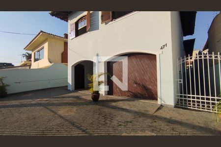Casa à venda com 280m², 3 quartos e 5 vagasFachada