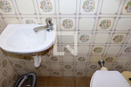 Casa à venda com 280m², 3 quartos e 5 vagasBanheiro de Serviço