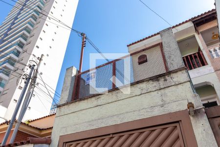 Casa para alugar com 203m², 3 quartos e 2 vagasFachada + Plaquinha