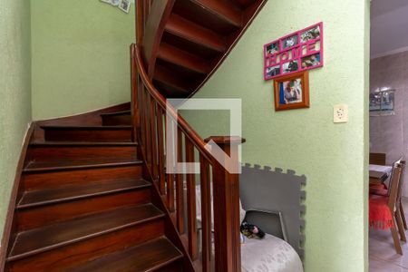 Casa para alugar com 203m², 3 quartos e 2 vagasEscada