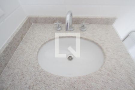 Apartamento à venda com 66m², 2 quartos e 1 vaga Apartamento à venda com 66m², 2 quartos e 1 vagaBanheiro Social - Pia