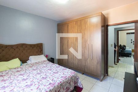 Casa à venda com 210m², 4 quartos e 1 vagaSuíte 2