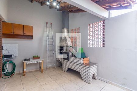 Casa à venda com 210m², 4 quartos e 1 vagaQuintal