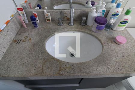 Apartamento à venda com 160m², 3 quartos e 2 vagas Apartamento à venda com 160m², 3 quartos e 2 vagasSuíte 2 - Banheiro