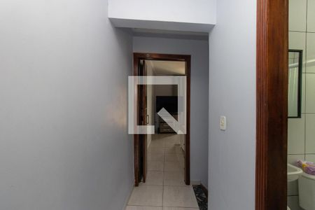 Casa à venda com 106m², 2 quartos e 2 vagas Casa à venda com 106m², 2 quartos e 2 vagasCorredor Quartos