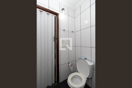 Casa à venda com 106m², 2 quartos e 2 vagas Casa à venda com 106m², 2 quartos e 2 vagasBanheiro da Edícula