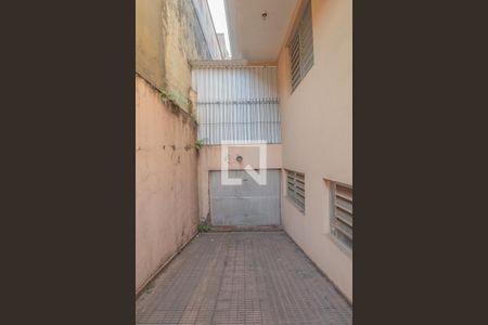 Casa à venda com 300m², 3 quartos e 5 vagas Casa à venda com 300m², 3 quartos e 5 vagasFachada