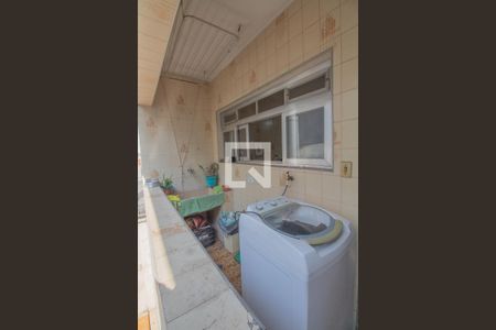 Casa à venda com 300m², 3 quartos e 5 vagas Casa à venda com 300m², 3 quartos e 5 vagasÁrea de serviço