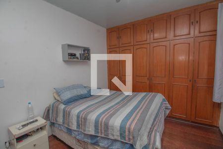 Casa à venda com 300m², 3 quartos e 5 vagas Casa à venda com 300m², 3 quartos e 5 vagasQuarto