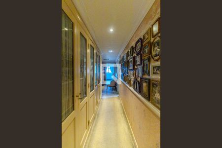 Apartamento à venda com 320m², 4 quartos e 4 vagasCorredor