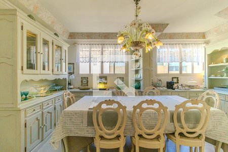 Apartamento à venda com 320m², 4 quartos e 4 vagasCopa