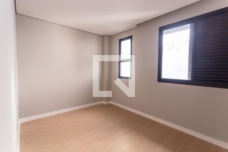 Casa à venda com 225m², 3 quartos e 4 vagas Casa à venda com 225m², 3 quartos e 4 vagasSuíte no 2° Pavimento