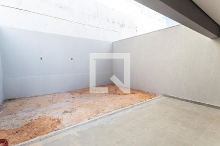 Casa à venda com 225m², 3 quartos e 4 vagas Casa à venda com 225m², 3 quartos e 4 vagasÁrea Privativa no 1° Pavimento