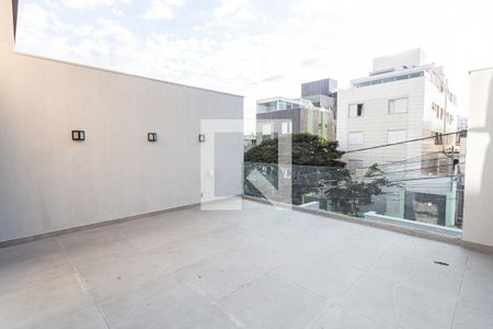 Casa à venda com 225m², 3 quartos e 4 vagas Casa à venda com 225m², 3 quartos e 4 vagasVaranda no 1° Pavimento