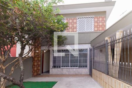 Casa à venda com 310m², 2 quartos e 2 vagas Casa à venda com 310m², 2 quartos e 2 vagasEntrada