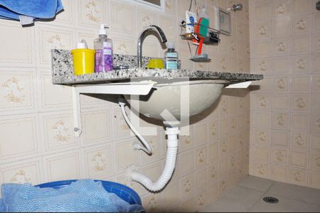 Casa à venda com 181m², 4 quartos e 2 vagasCasa 01 - Banheiro Social