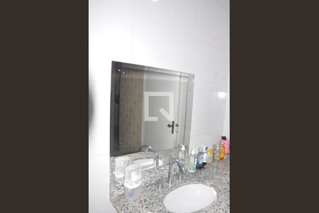 Casa à venda com 181m², 4 quartos e 2 vagasCasa 01 - Banheiro Social